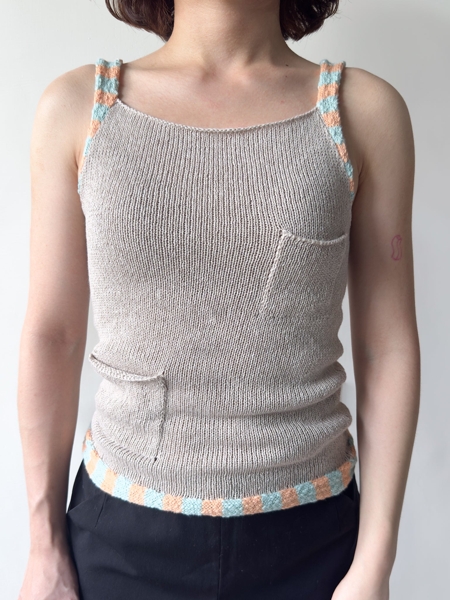 Pocket sleeveless top