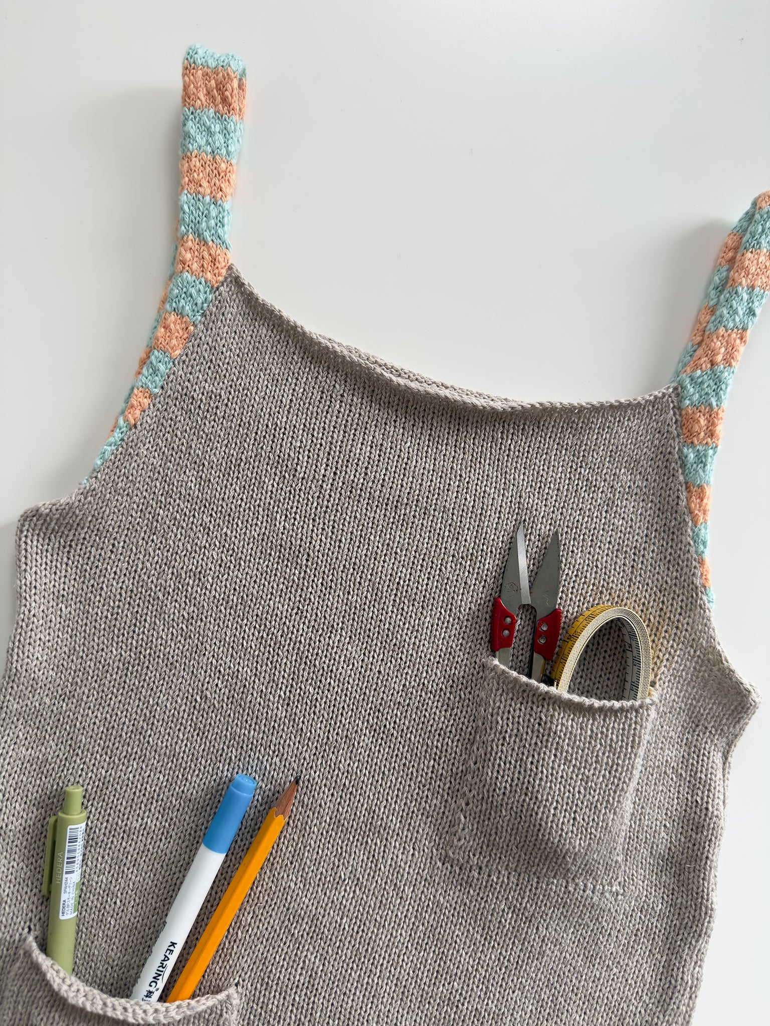 Pocket sleeveless top
